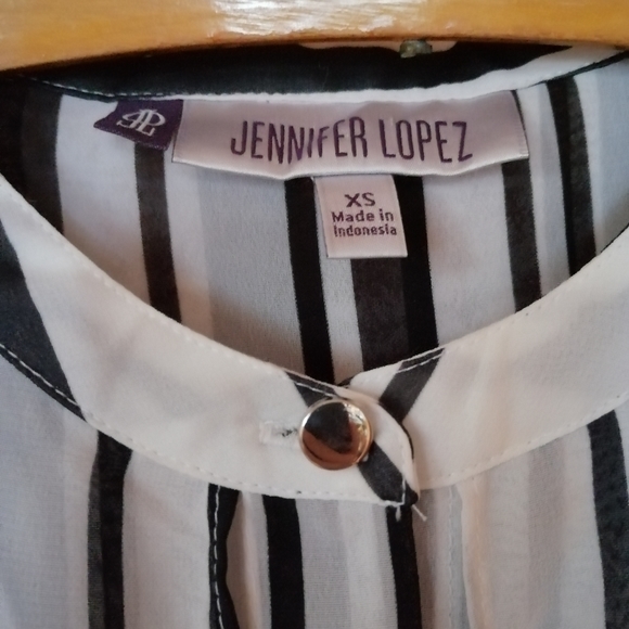 Black and White Button Down Blouse - Picture 4 of 4